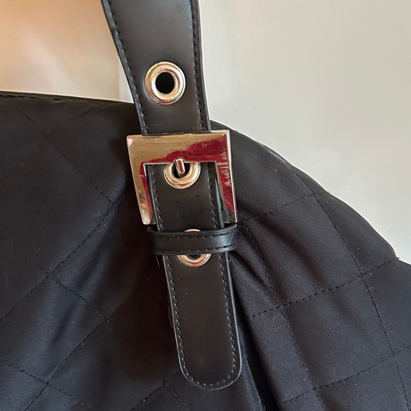 Elegant Bueno Black Quilted Women's Bag - Picture 5 of 11